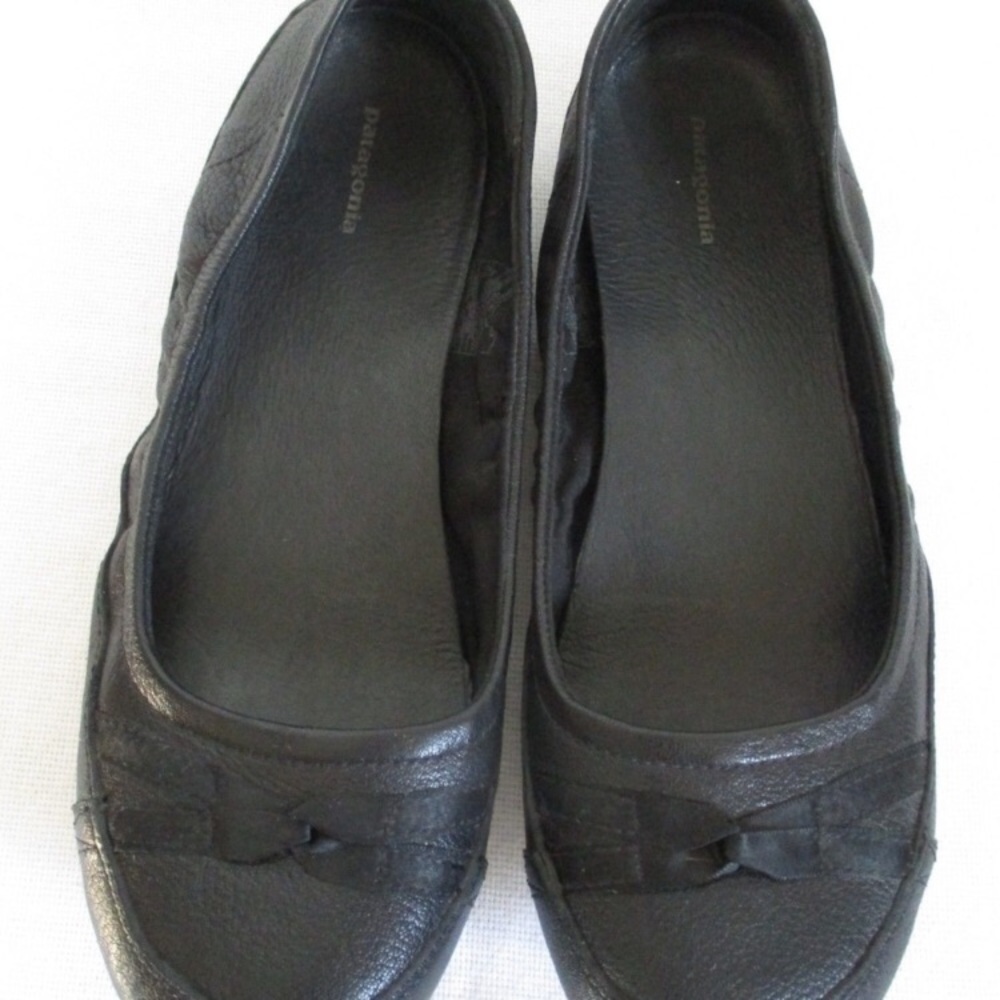 Patagonia Maha Curl Black Leather Flats